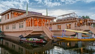 Luxury Winter Escapes: Houseboats, Skiing, and More in Kashmir