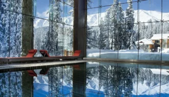 Hotels Near Dal Lake Srinagar & Luxury Resorts in Gulmarg
